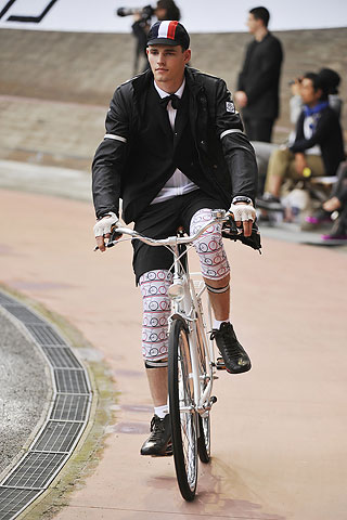 Moncler Gamme Bleu / - 2011